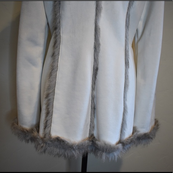 Bebe Faux Fur Women’s Coat! Size: M - Picture 7 of 13